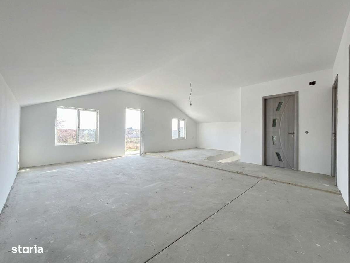 Vilă P+M cu 5 Camere - Lumina-5