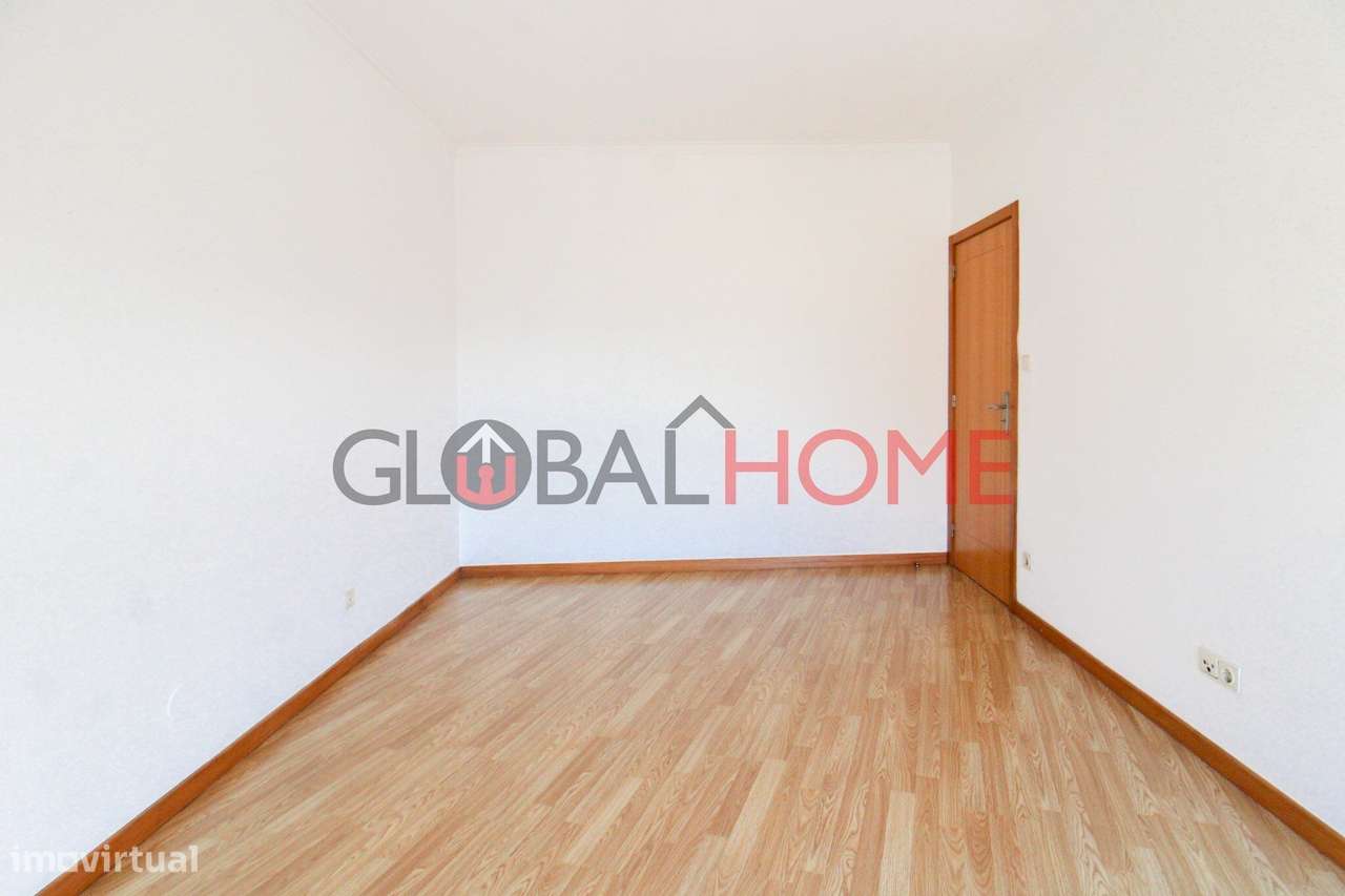 Apartamento T3 na Avenida da Carvalha-27