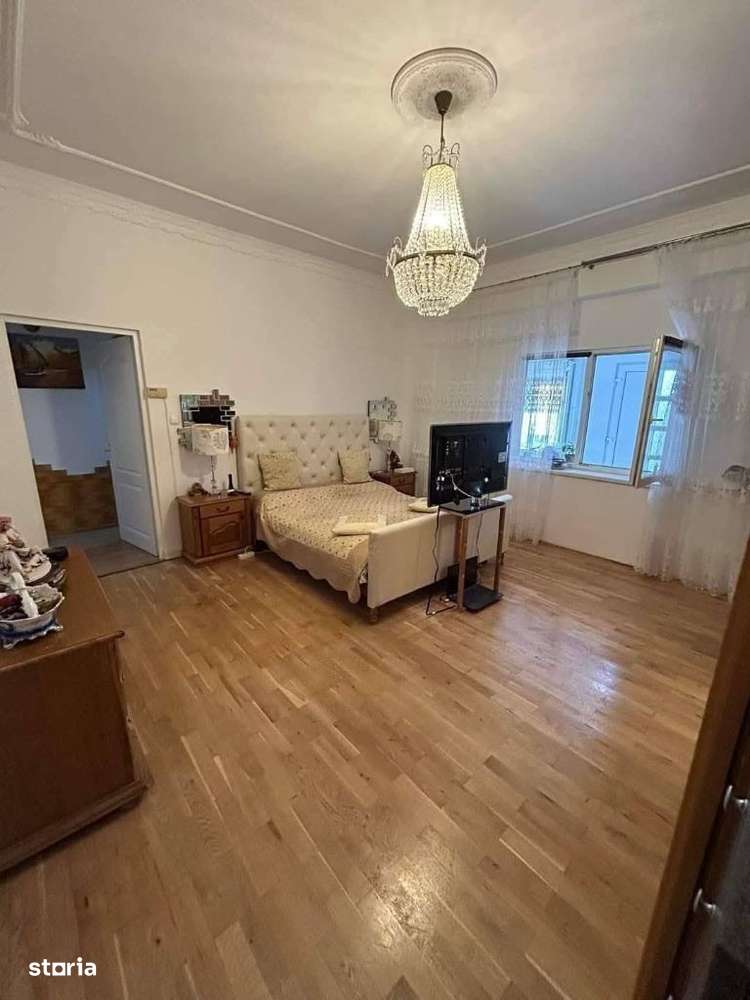 De vanzare casa+spațiu comercial in Roman - Imagine principală: 1/18