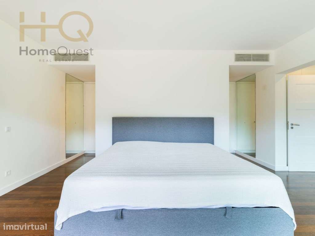 Moradia T4+2 Bairro da Martinha-53