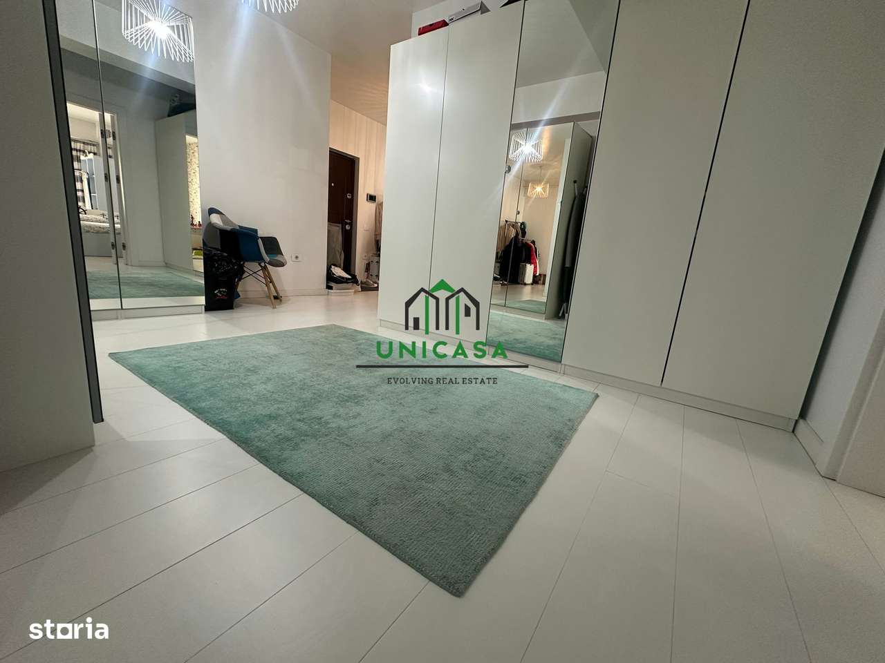 Apartament 4 camere - tip Penthouse - Zona 1 Mai-11