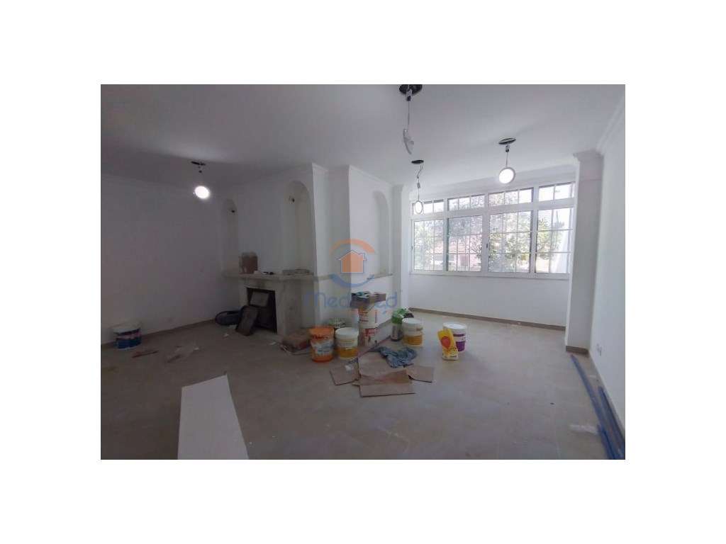 Moradia T3+3 remodelada em Madorna - Grande imagem: 4/23