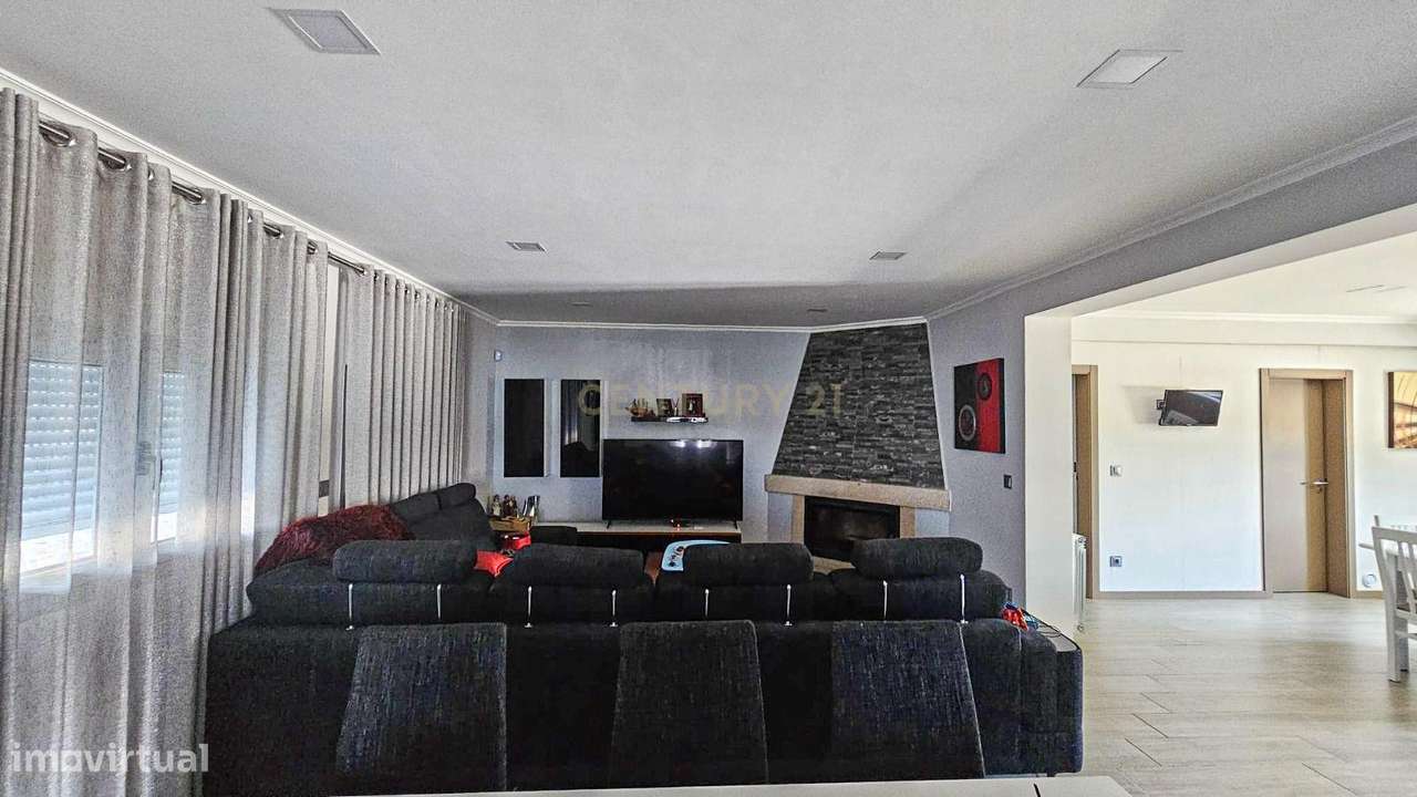 Luxuosa Moradia em Mirandela, Bragança - 10 Quartos e 7 WC - Grande imagem: 4/14