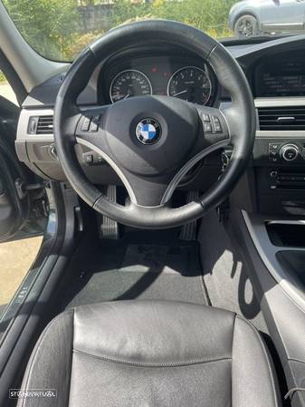 BMW 330 i Touring - 7