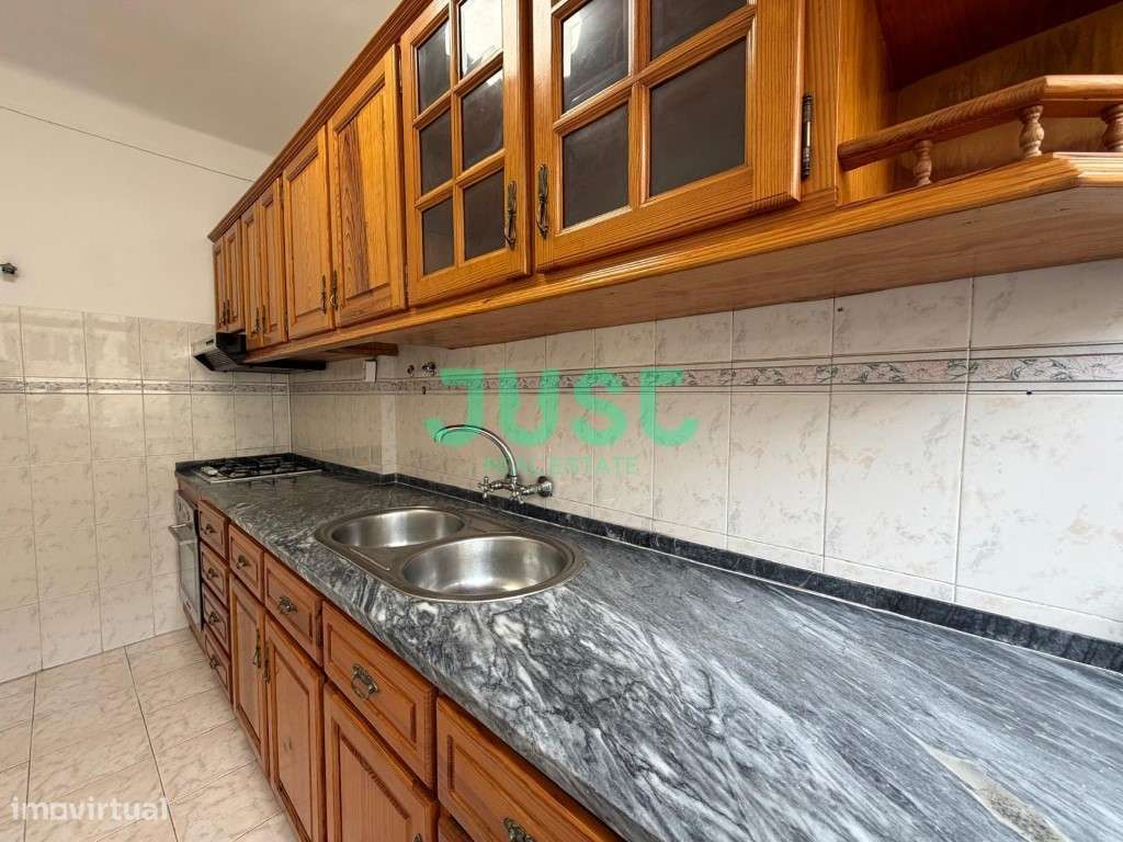 Apartamento t2+1 central em paio pires-7