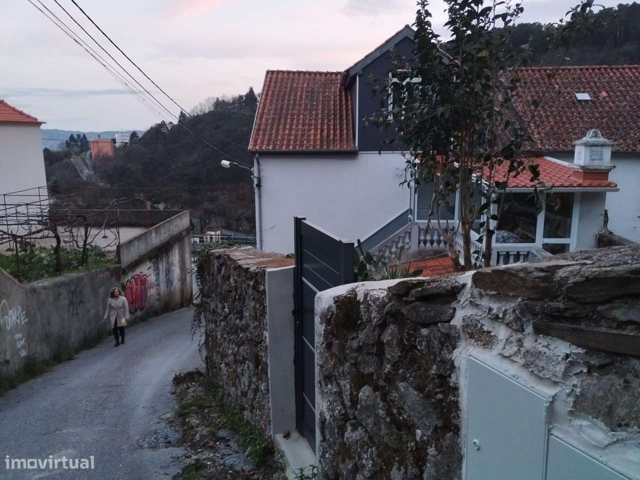 Edifício Junto ao polo das engenharias na covilhã-6