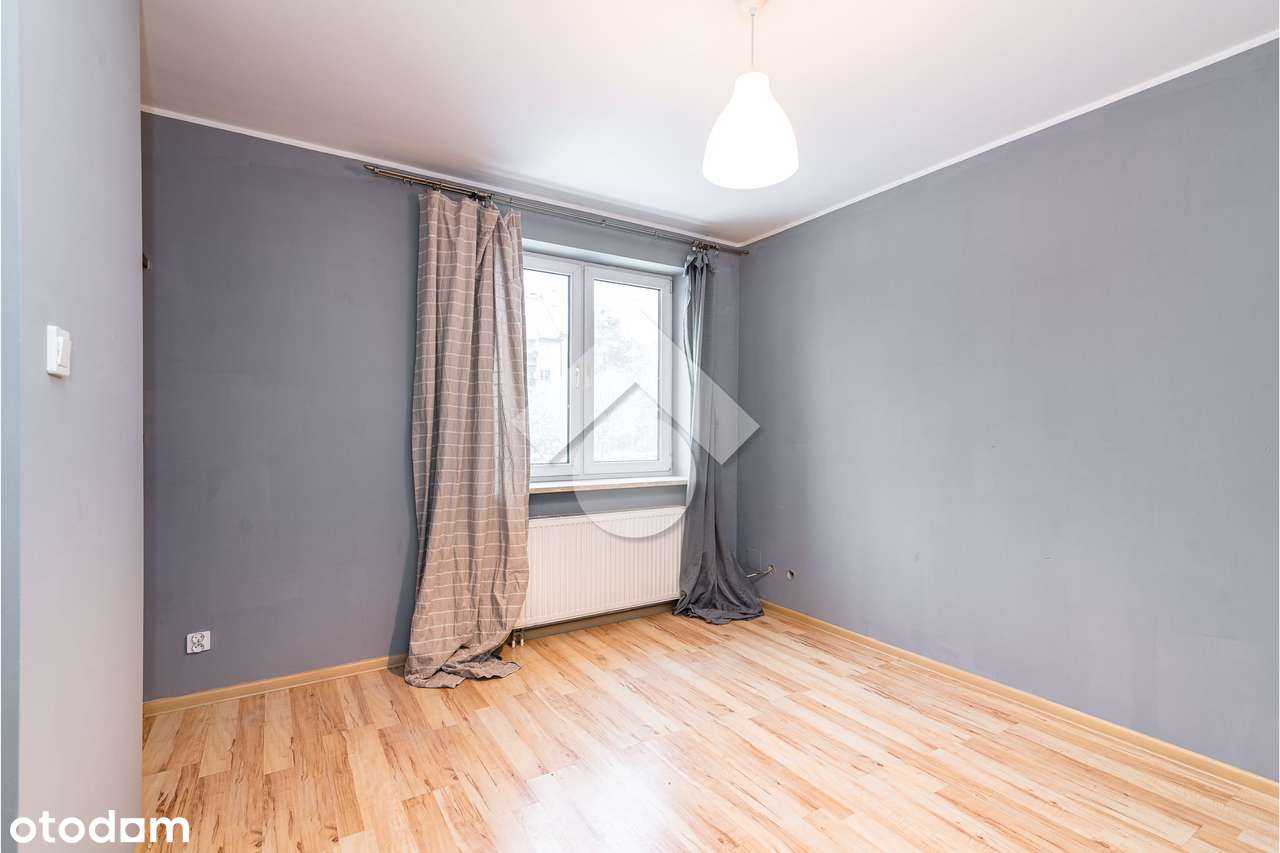 Przestronna kawalerka z dużą kuchnią | Kurdwanów | Widok na park-1