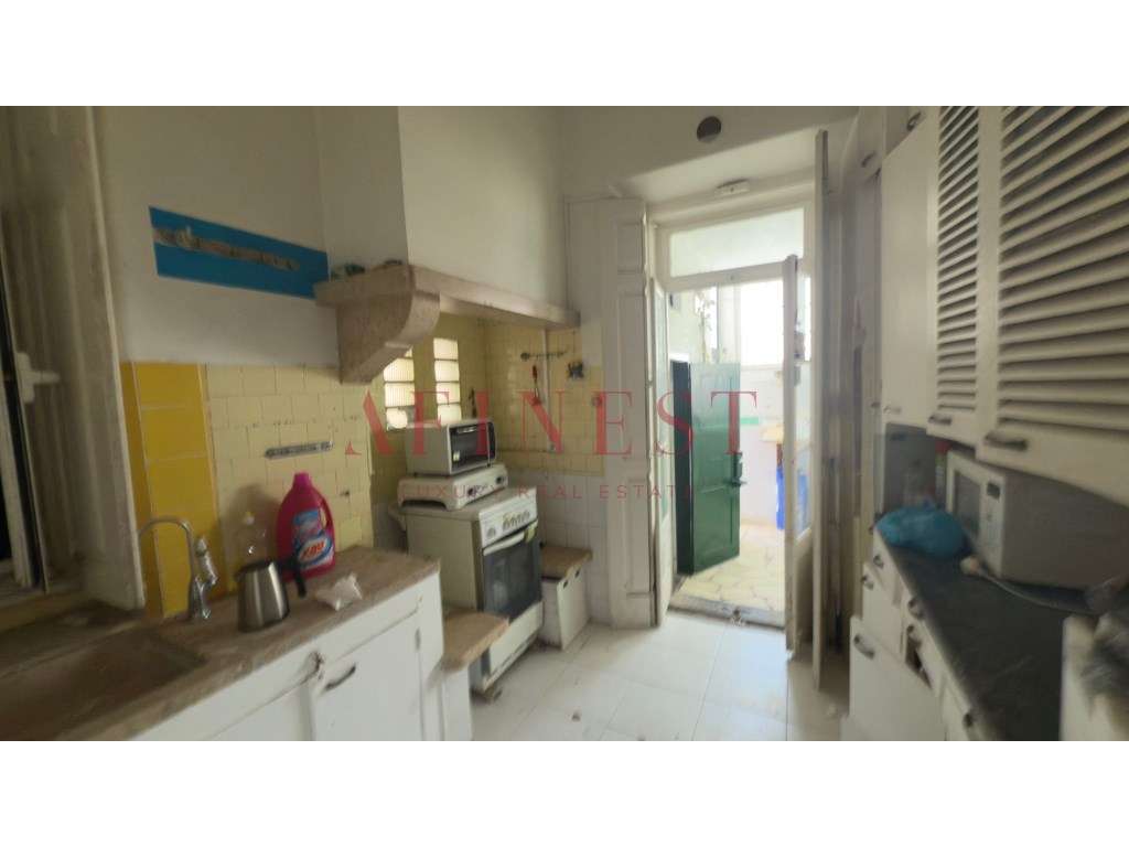 MORADIA T8 EM SÃO PEDRO DO ESTORIL - Grande imagem: 2/21