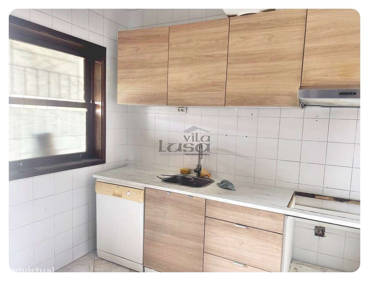 Moradia Bifamiliar com logradouro terreno e anexos 7 caminhos Gondomar-7