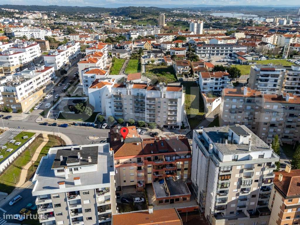 T3 + Sótão | Abadias | Terraço | Boas Áreas | Luminosidade - Grande imagem: 3/49