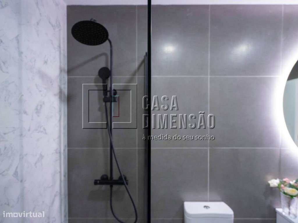 Apartamento de tipologia T3 com varanda, mobilado e equipado em Ben...-52