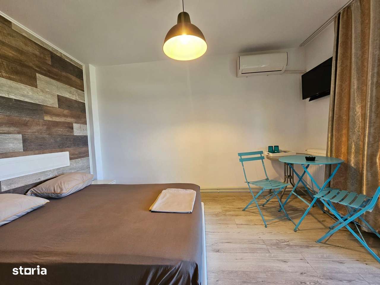 Pensiune de vanzare in Costinesti la doar 0.9 m distanta de plaja - Imagine principală: 2/11