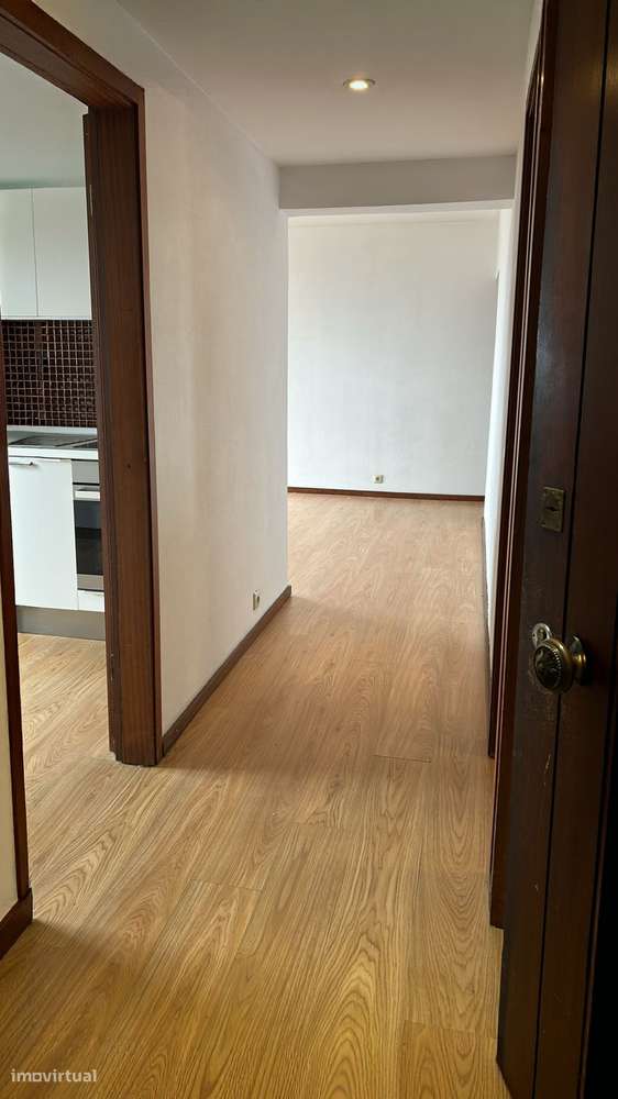 Apartamento T3 com Garagem no Foco - Grande imagem: 5/11