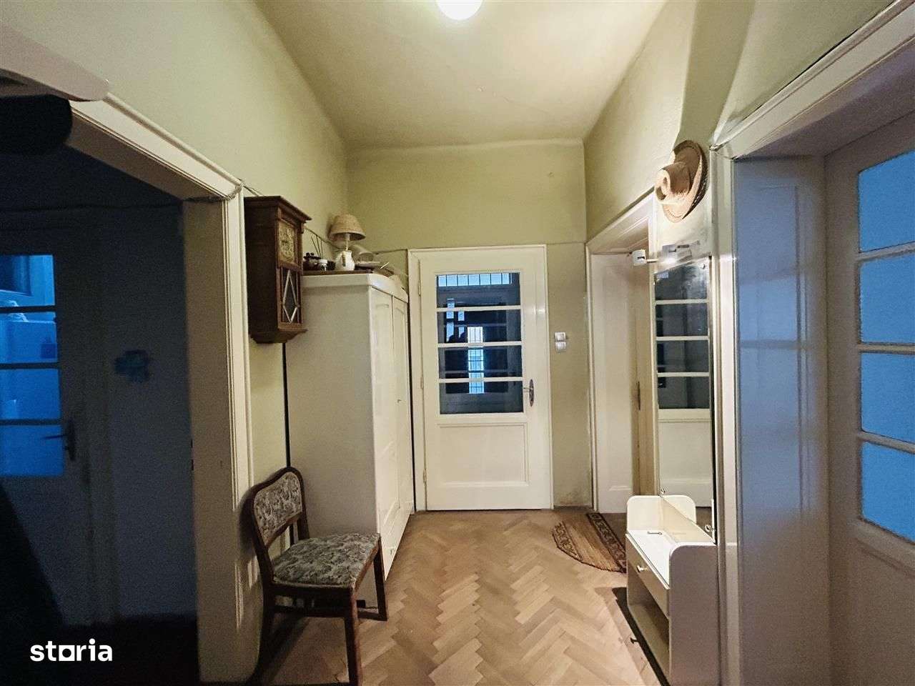 Casa individuala - teren 900 mp, garaj, pivnita, pod - Calea Poplacii-9