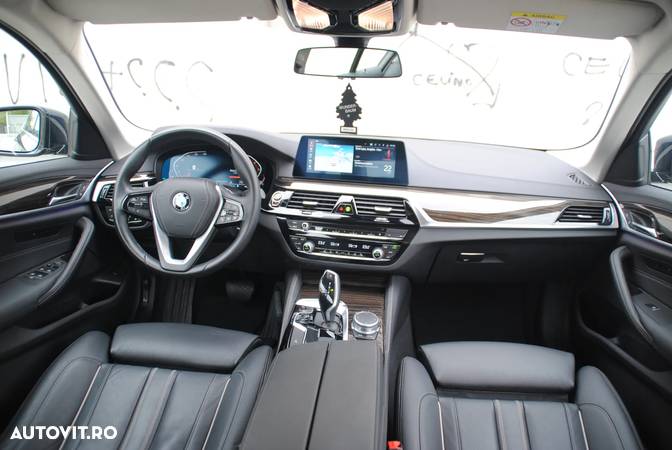 BMW Seria 5 520i AT - 2