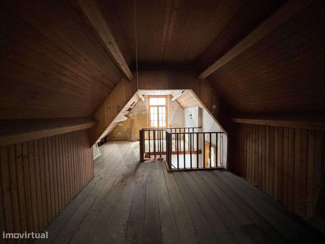 Moradia T2 Térrea com Sótão Beira Mar (para recuperar)-8