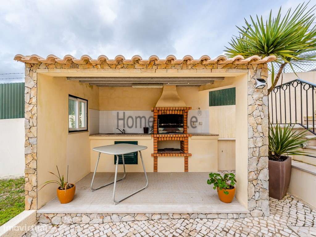 MORADIA COM PISCINA. EXCELENTE QUALIDADE-36