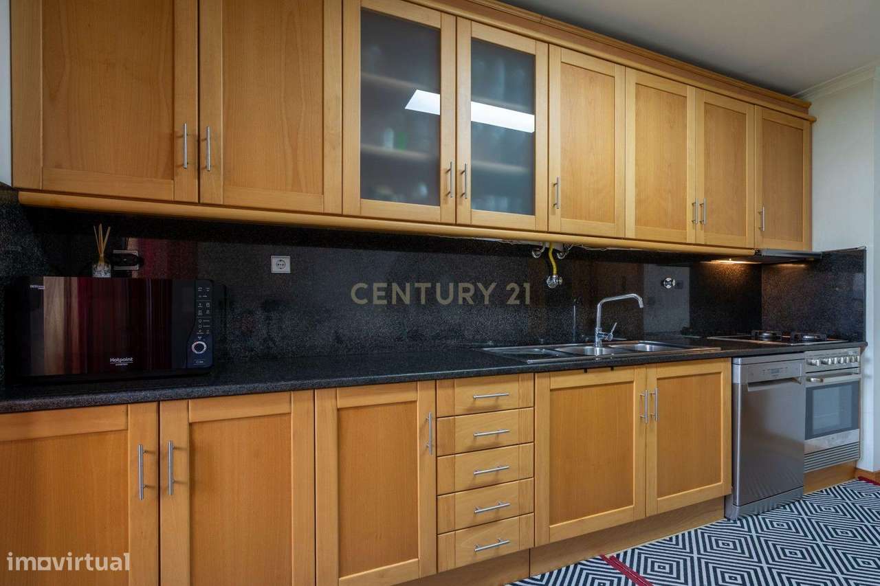 Excelente Apartamento T2 com elevador e garagem-29