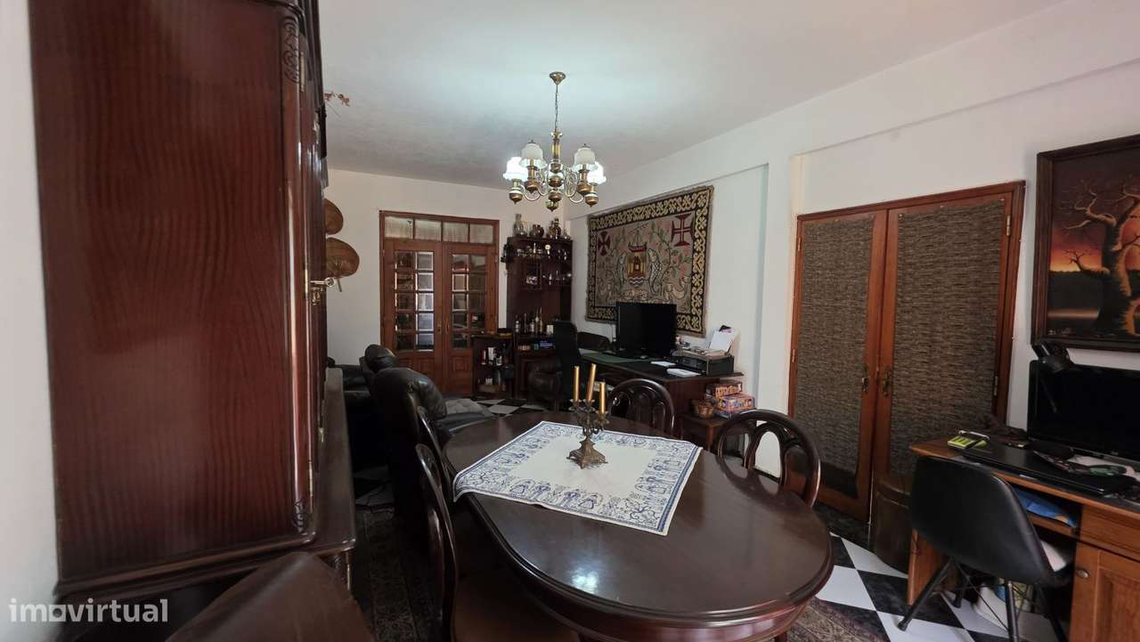 Excelente Oportunidade de Investimento como Moradia e Alojamento Turí-19