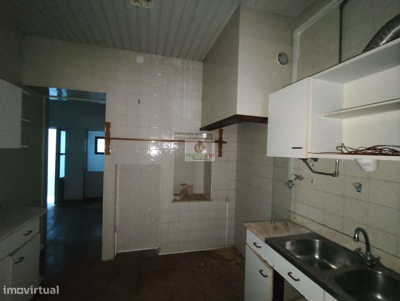 Moradia para restauro no centro na Zona Histórica de Vera Cruz-26