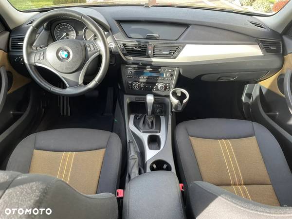 BMW X1 sDrive18i - 13