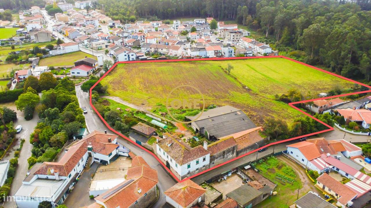 Quinta com 1.9 Hectares no Castêlo da Maia-0