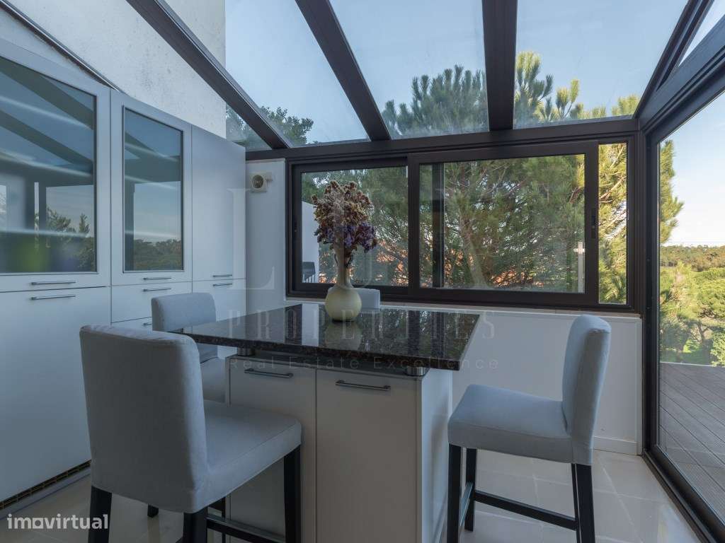 MORADIA T4 COM PISCINA E VISTA PARA O GOLF NO ESTORIL-20