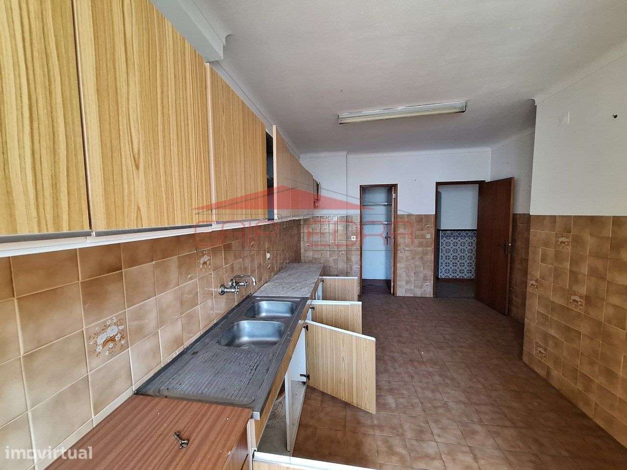 Apartamento T3 com arrumo no sótão no centro da cidade de Gouveia-8