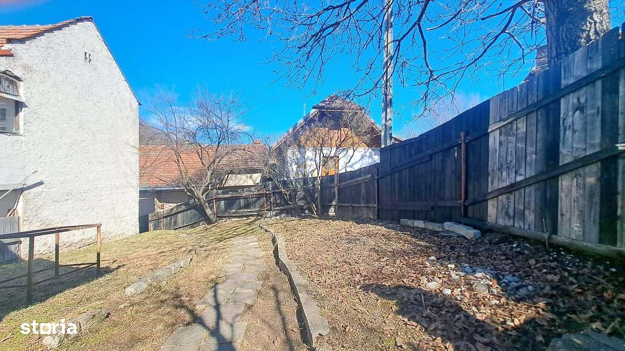 CASA CU TEREN GENEROS si acces pe doua fronturi - Imagine principală: 4/16