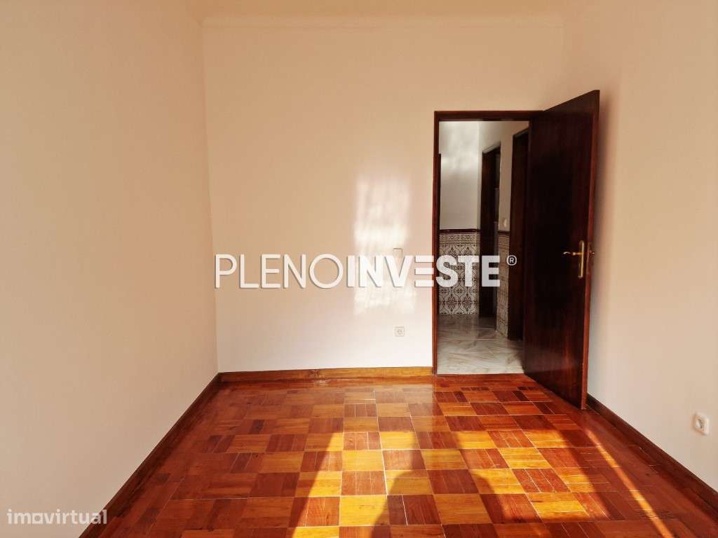 T2 com boas áreas no Seixal-12