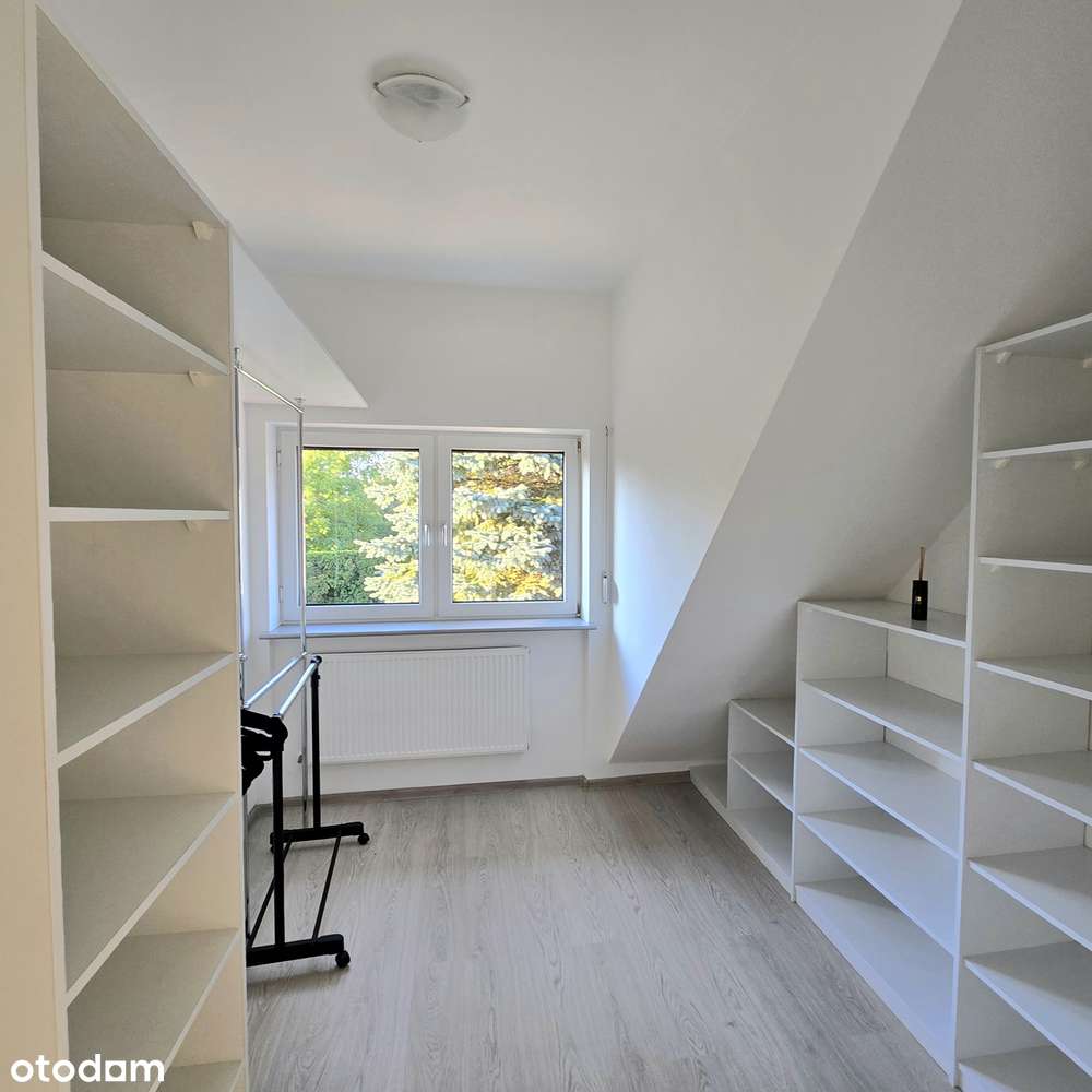 Komfortowy dom z ogrodem i niezależnym mieszkaniem-15