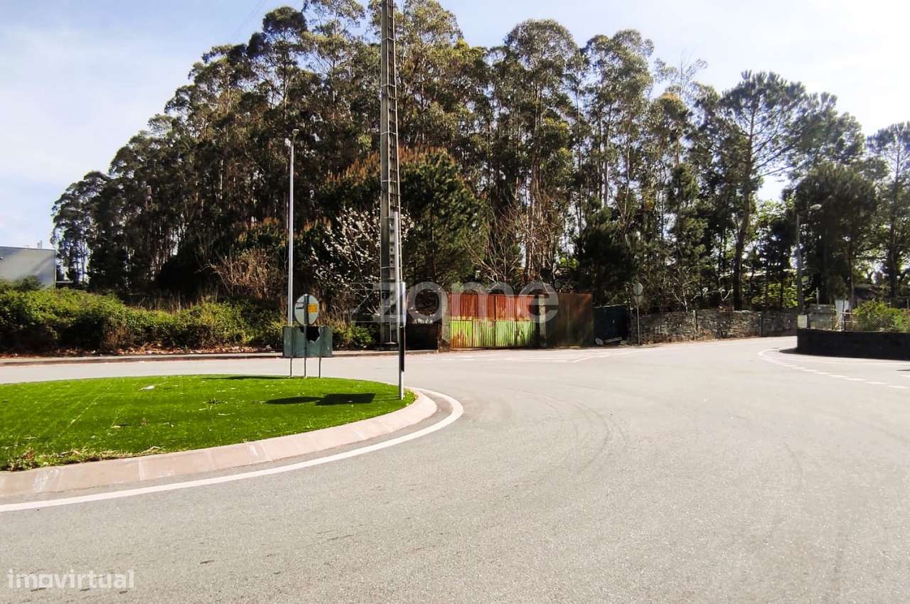 Terreno Urbano com Projeto Aprovado, Jesufrei – Vila Nova de Famali... - Grande imagem: 3/18