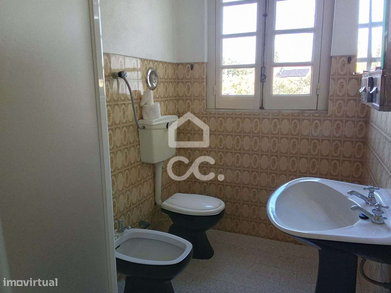 Moradia T5 em Vermelha – Cadaval, com Garagem, Adega e Terreno.-20