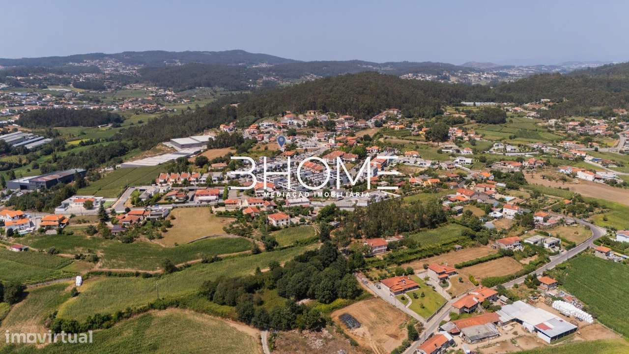 Moradia T4 c/ 670m2 de quintal + Terreno independente com 1.300m2-33