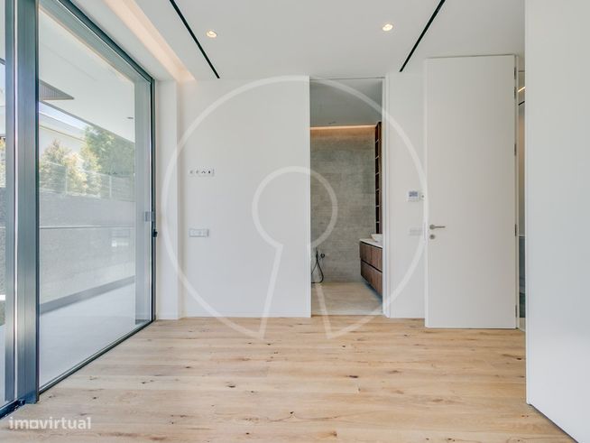 Luxuosa moradia T6 contemporânea em Birre-16