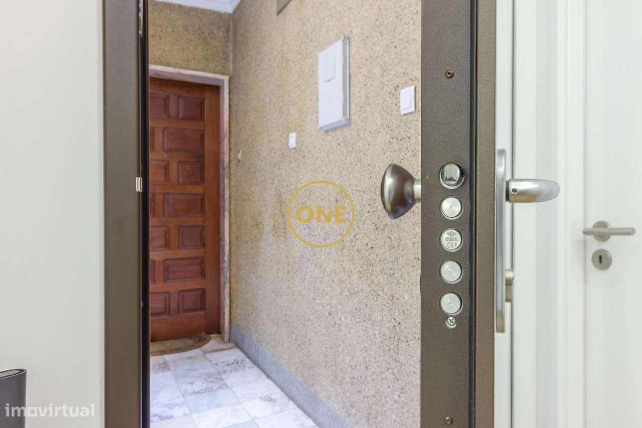 Apartamento T2 totalmente remodelado - Grande imagem: 4/23