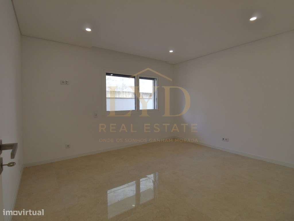 Moradia T3 + 1 Recezinhos (S.Mamede)-5