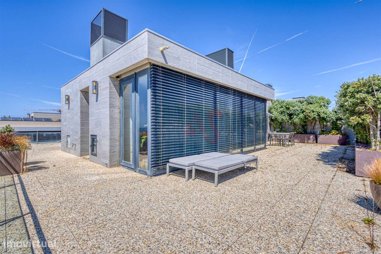 Penthouse Duplex Exclusiva em Frente à Praia de Salgueiros – na Primei-38