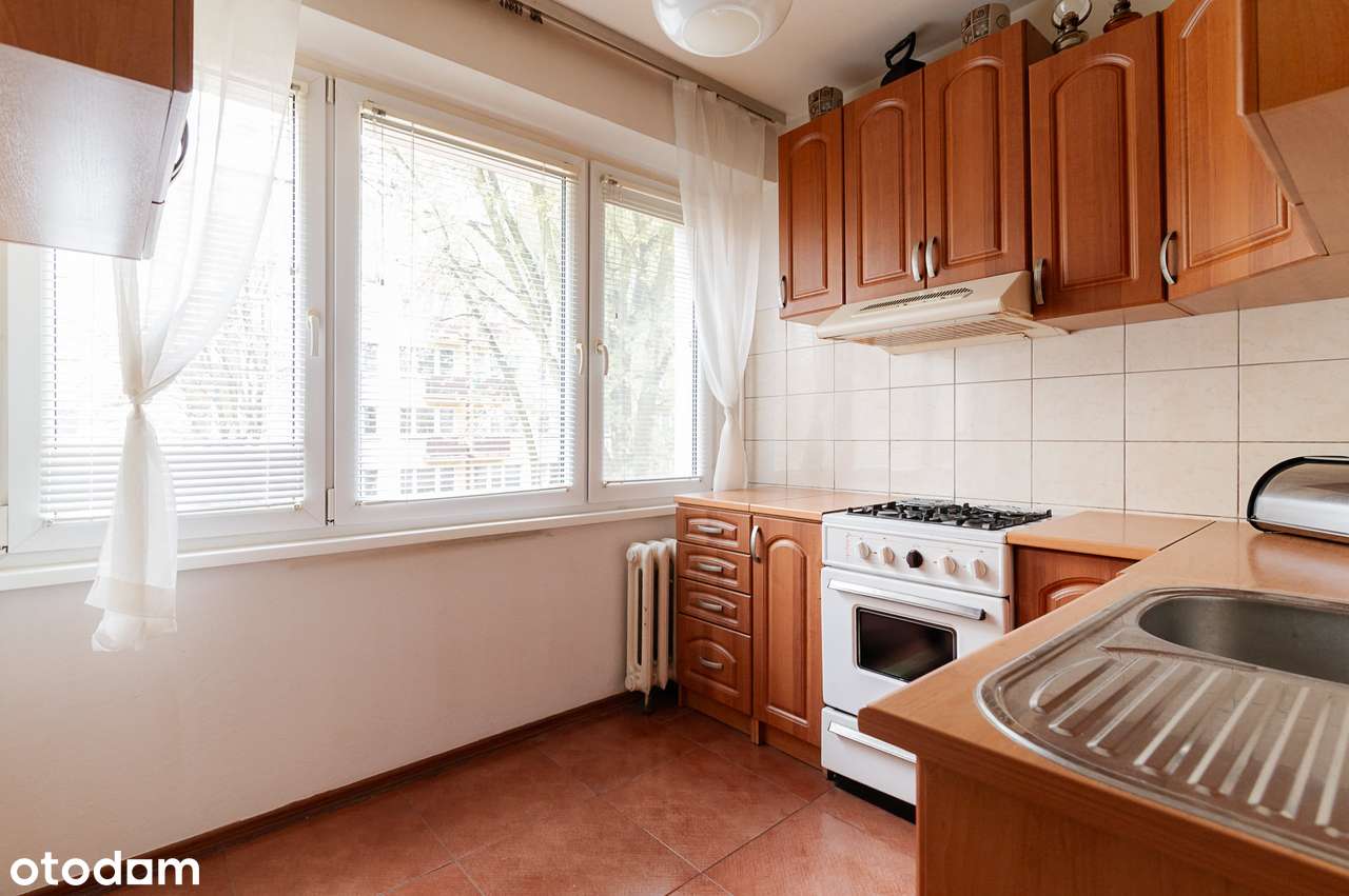 1 piętro | 3 pokoje | dwustronne | blisko centrum | klatka po remoncie-0