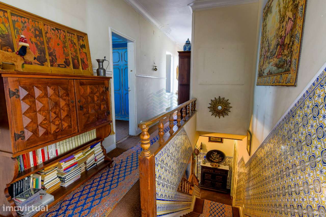 Imóvel de Charme no Centro Histórico de Torres Novas com Vista para o-12