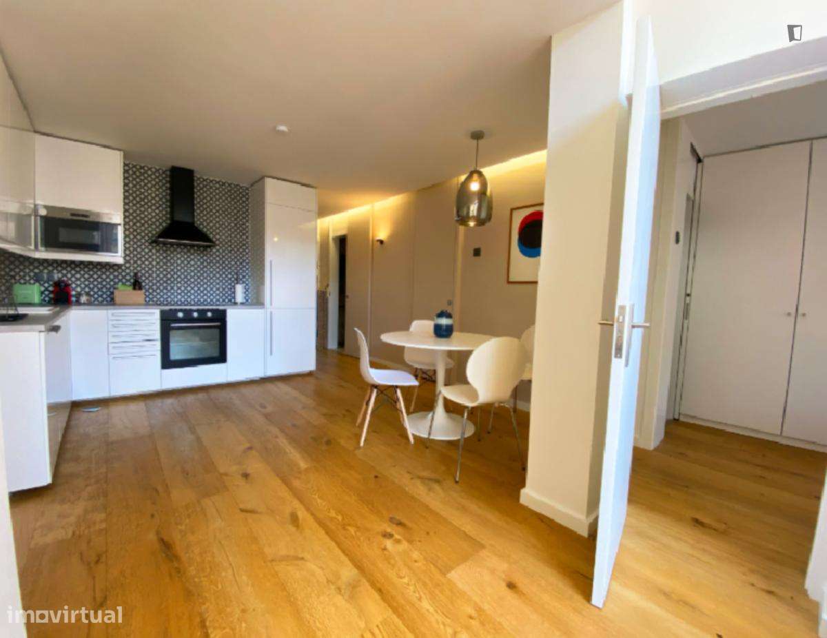 Apartamento com 3 quartos - localizado em Santa Marinha Porto - Grande imagem: 4/9