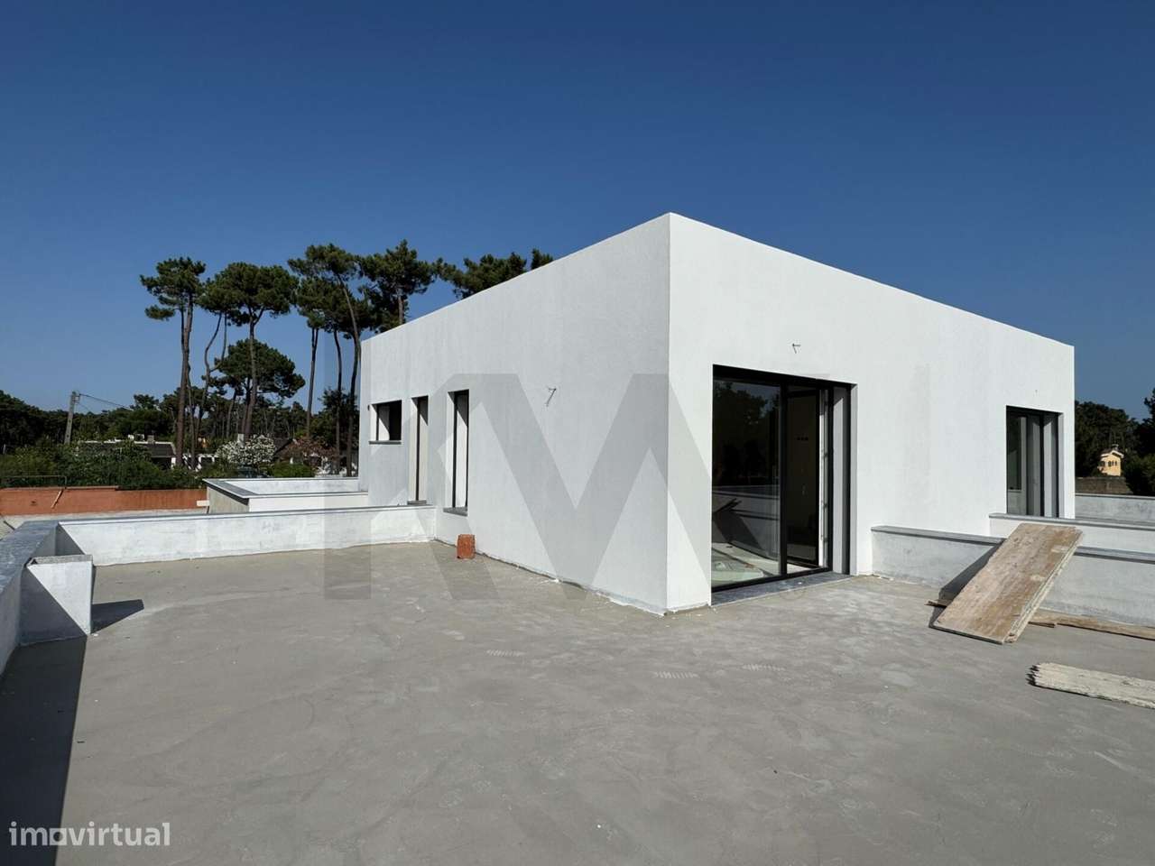 Moradia T3+1 Exclusiva com Piscina Junto ao Pinhal da Aroeira-25