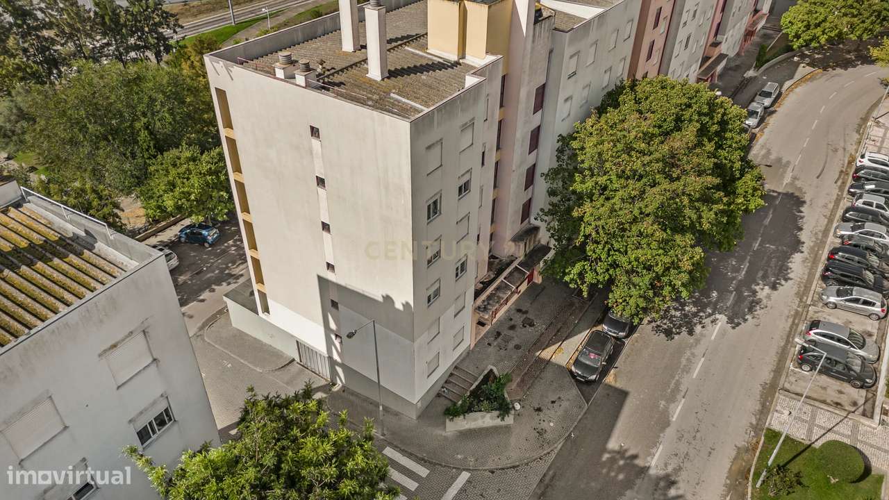 Apartamento T3 com parqueamento privativo (Monte da Caparica)-31