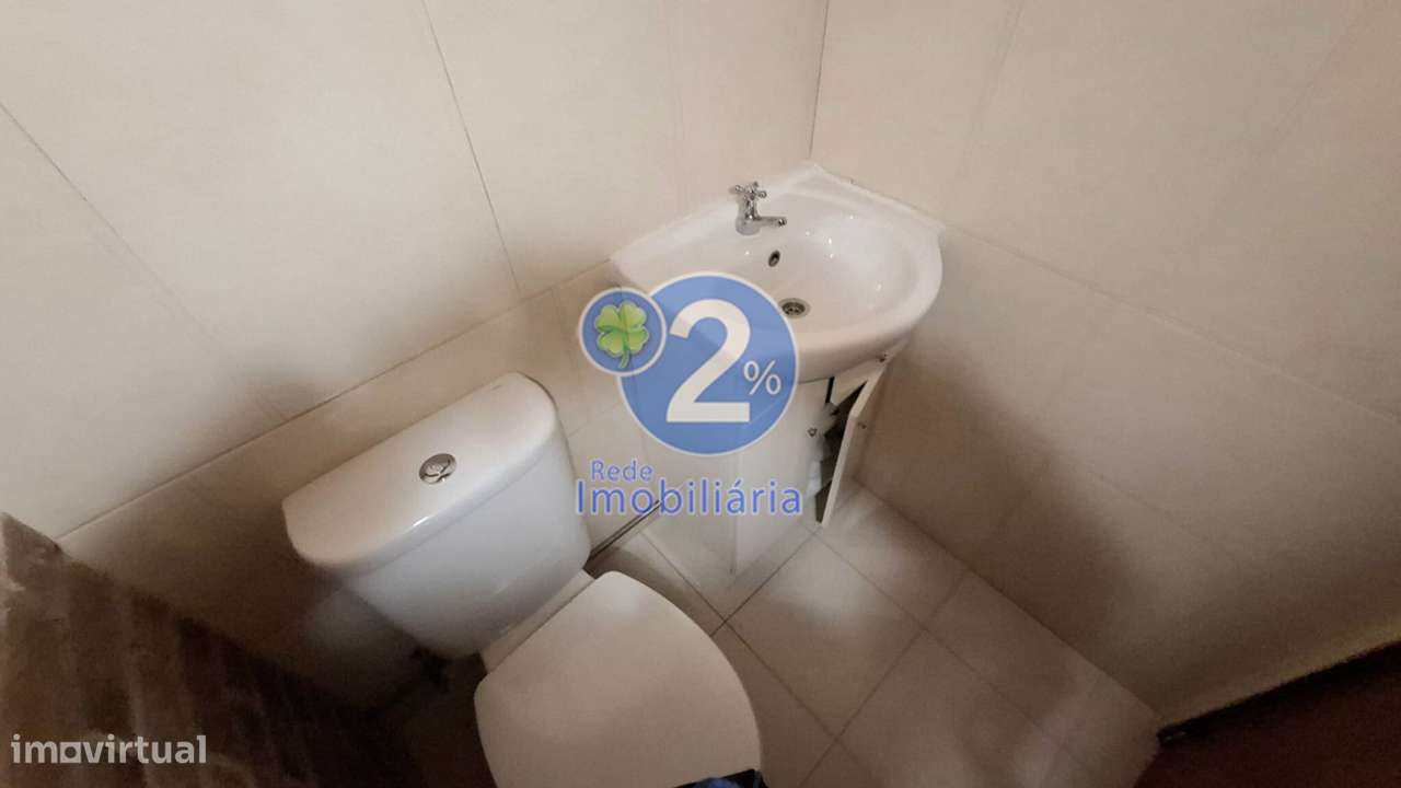 Apartamento T5 Duplex com Logradouro - Pousos-54