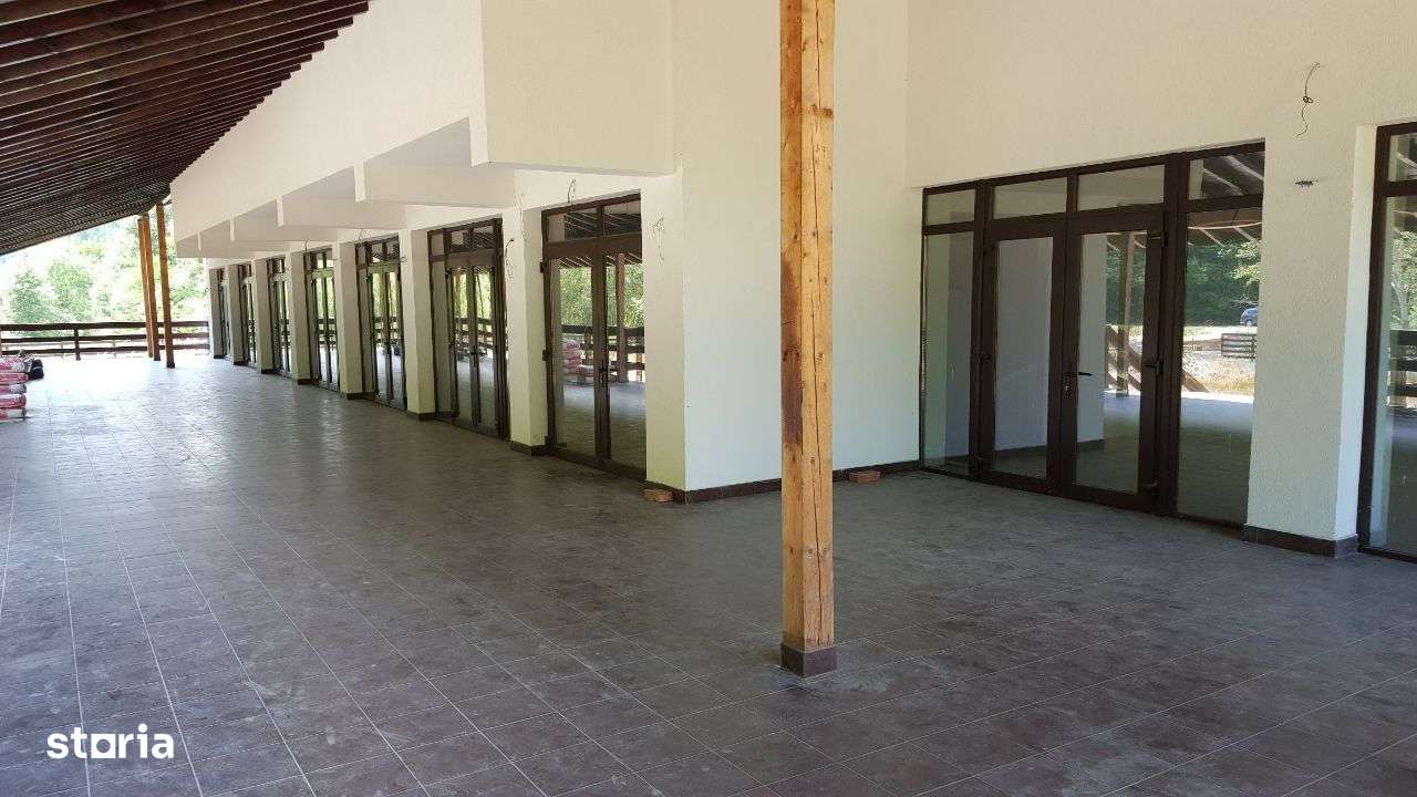 Pensiune / Hotel in Voineasa si 11 561 mp teren intravilan - Imagine principală: 5/20