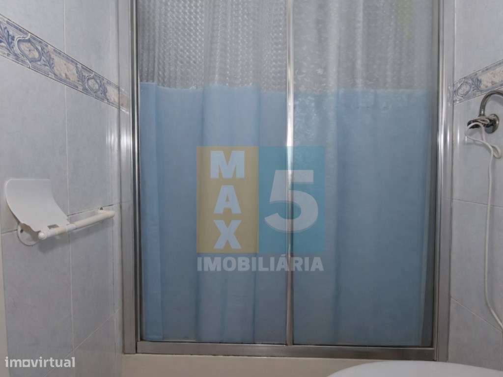 T2+1 com logradouro a 5 min a pé da Universidade Nova - Lisboa-19