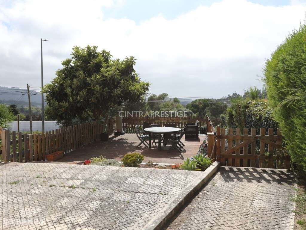 Moradia T3 com Jardim e Garagem na Quinta Verde - Nafarros, Sintra.-40