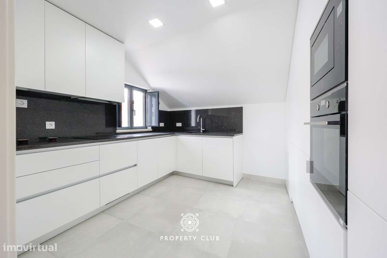 Apartamento T3 em fase de remodelação em Queluz-8