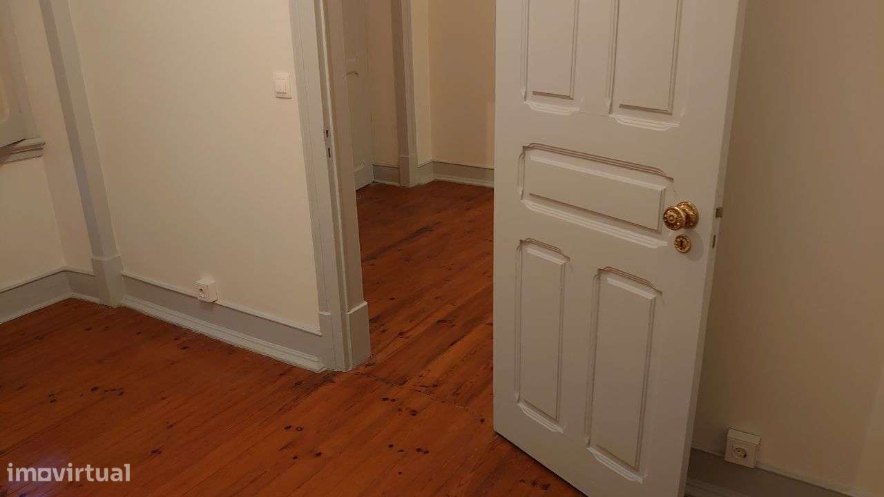 T4 remodelado R Angela Pinto junto Mercado Arroios-11