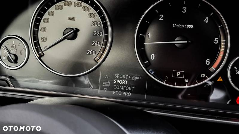 BMW Seria 5 M550d xDrive - 27